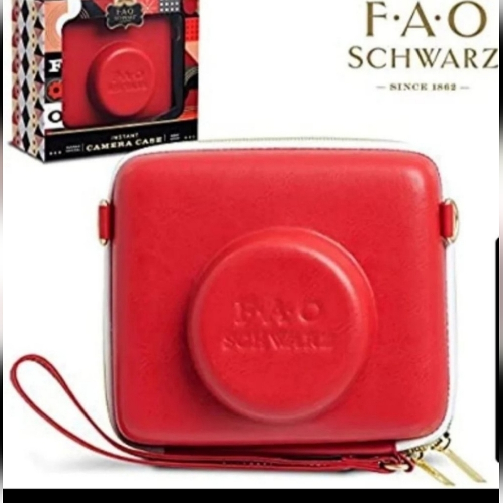 NWT FAO Schwarz Instant Camera Case Red
